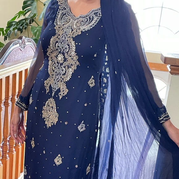 3 piece saree suit - Picture 3 of 3